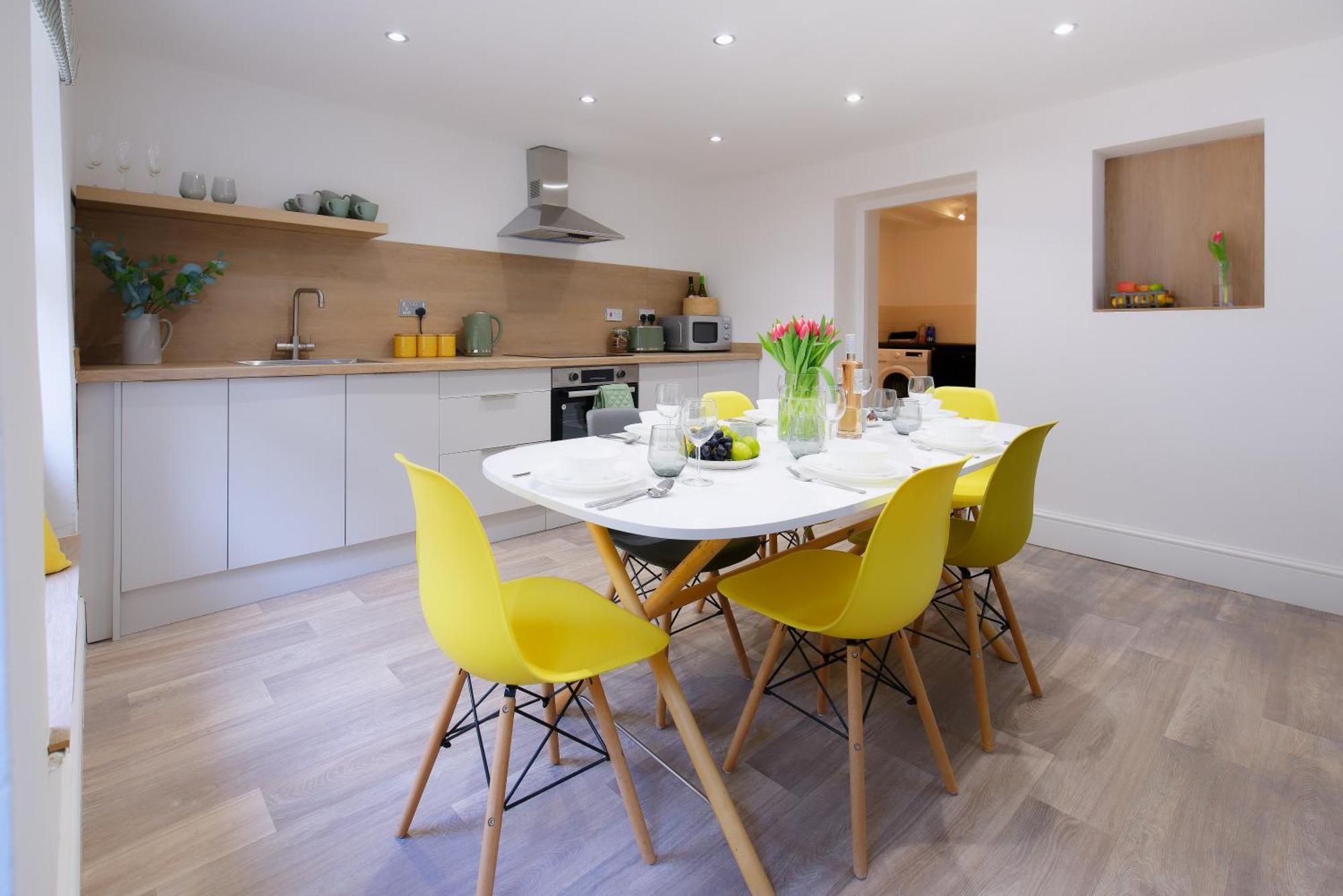 Stayright 3 Bed Home Near Hiking Trails & Parks Llwynypia Kültér fotó